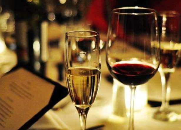 影响葡萄酒评酒的客观因素